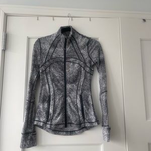 LuLu Lemon Define Jacket Size 2 Black/White